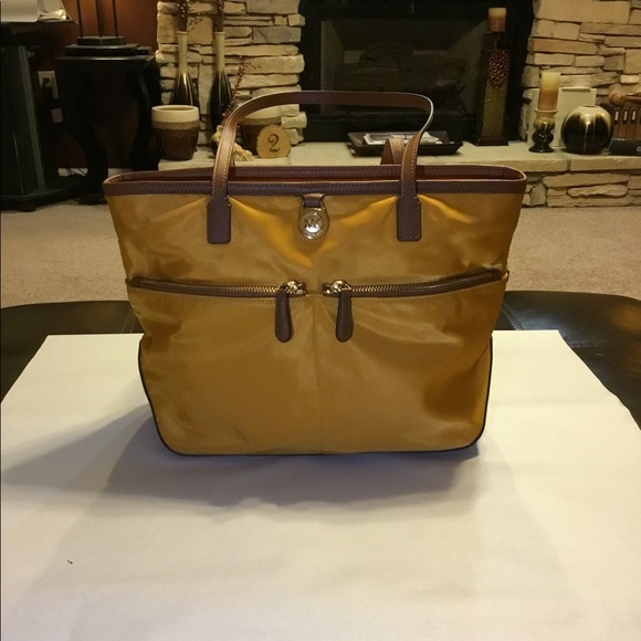Michael Kors tote - Picture 12 of 12